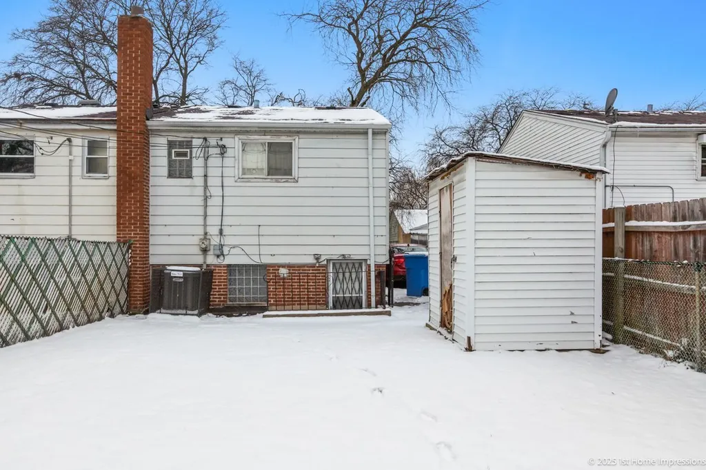 11555 South Peoria Street Chicago IL 60643