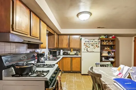 11555 South Peoria Street Chicago IL 60643