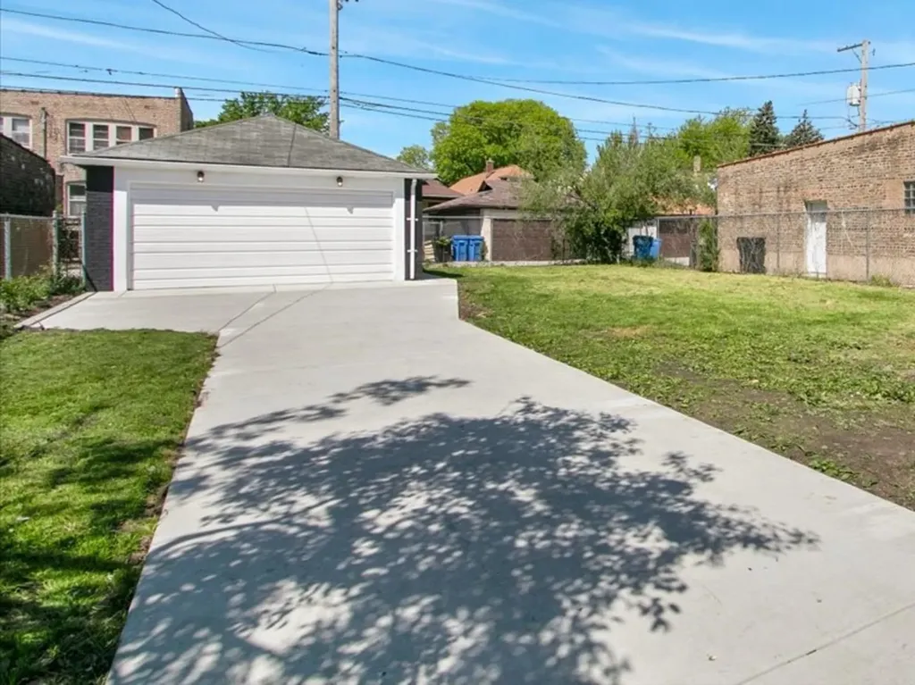 7440 South King Drive Chicago IL 60619