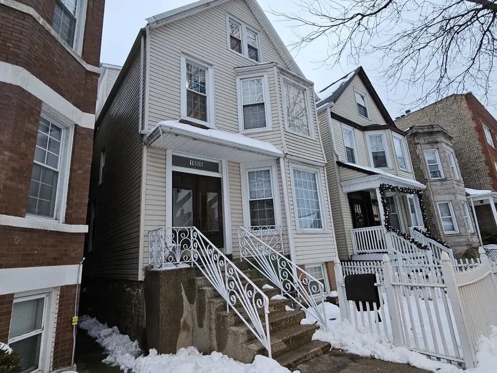 1656 West Hollywood Avenue Chicago IL 60660