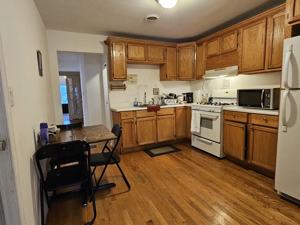 1656 West Hollywood Avenue Chicago IL 60660