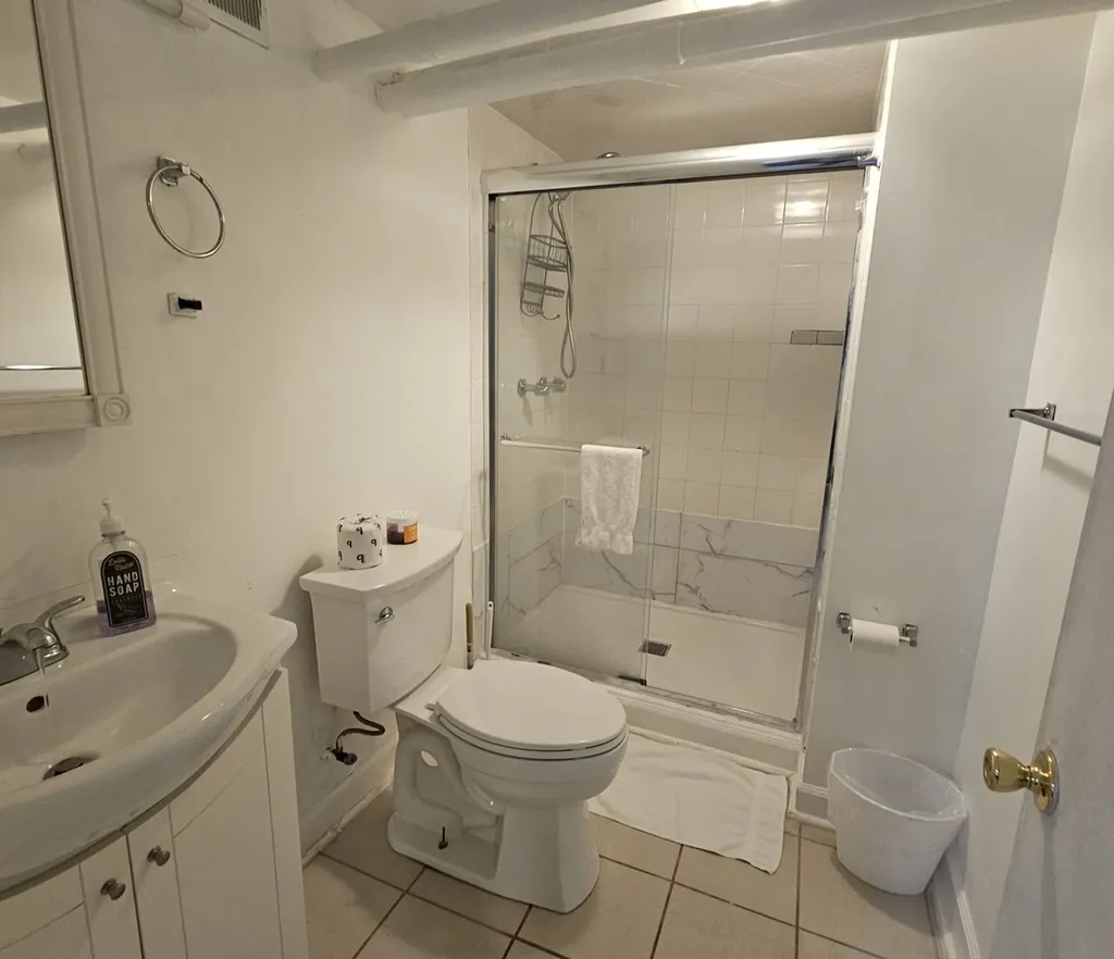 1656 West Hollywood Avenue Chicago IL 60660