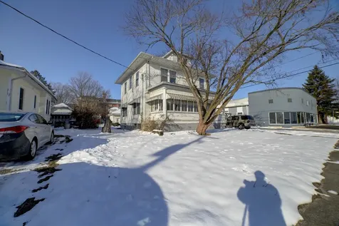 215 South 3rd Street Watseka IL 60970