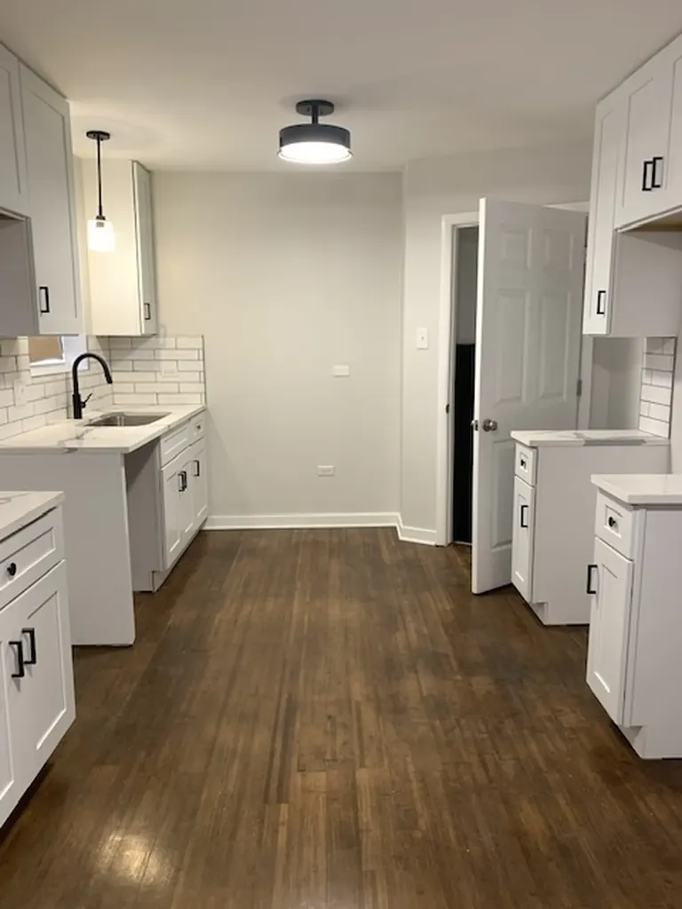 2504 East 96th Street Chicago IL 60617
