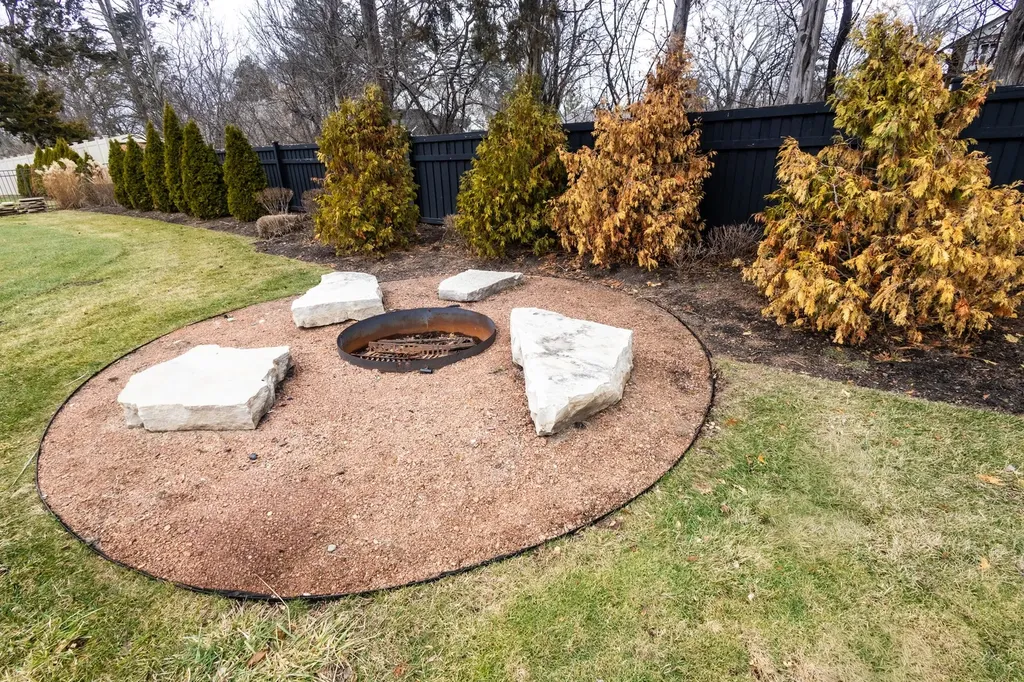 740 67TH Place Willowbrook IL 60527