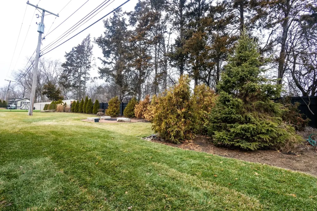 740 67TH Place Willowbrook IL 60527