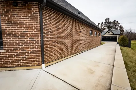 740 67TH Place Willowbrook IL 60527