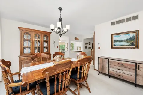 10221 South Eleanor Avenue Palos Hills IL 60465