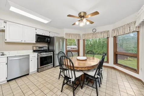 10221 South Eleanor Avenue Palos Hills IL 60465