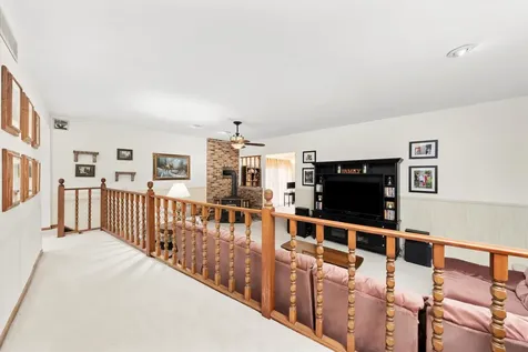 10221 South Eleanor Avenue Palos Hills IL 60465