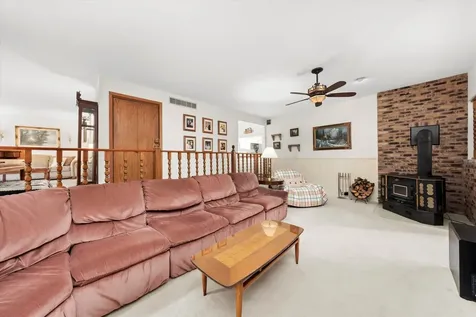 10221 South Eleanor Avenue Palos Hills IL 60465