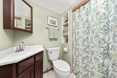 10221 South Eleanor Avenue Palos Hills IL 60465