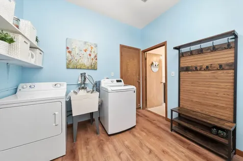 10221 South Eleanor Avenue Palos Hills IL 60465
