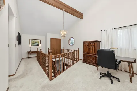 10221 South Eleanor Avenue Palos Hills IL 60465