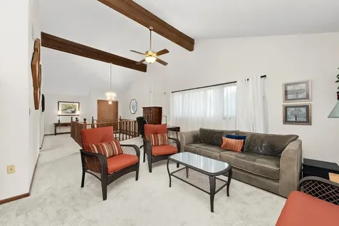 10221 South Eleanor Avenue Palos Hills IL 60465