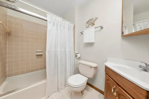 10221 South Eleanor Avenue Palos Hills IL 60465