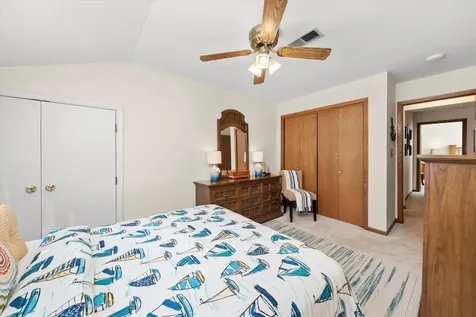 10221 South Eleanor Avenue Palos Hills IL 60465