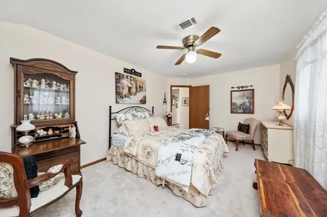 10221 South Eleanor Avenue Palos Hills IL 60465
