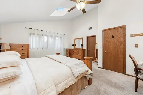 10221 South Eleanor Avenue Palos Hills IL 60465