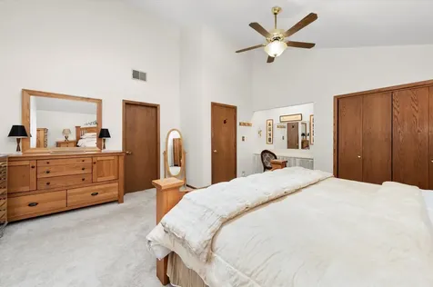 10221 South Eleanor Avenue Palos Hills IL 60465