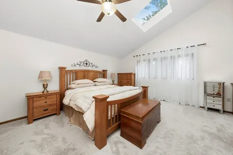 10221 South Eleanor Avenue Palos Hills IL 60465