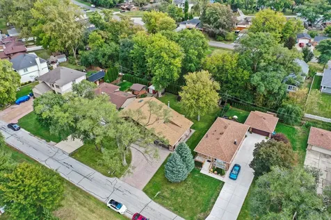 10221 South Eleanor Avenue Palos Hills IL 60465