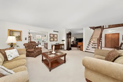 10221 South Eleanor Avenue Palos Hills IL 60465
