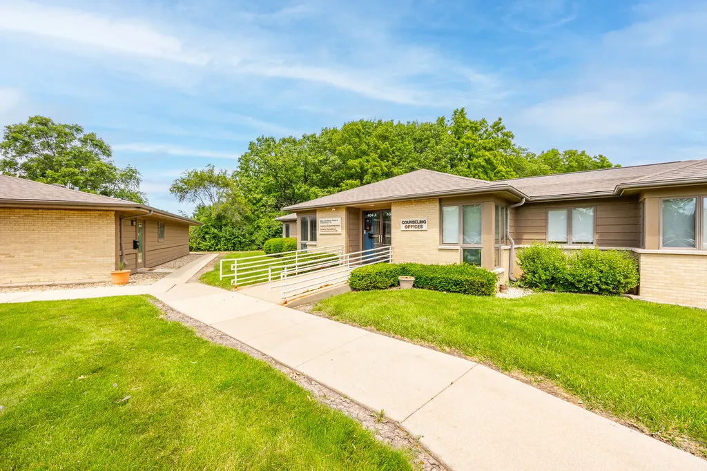 402 West Boughton Road Bolingbrook IL 60440
