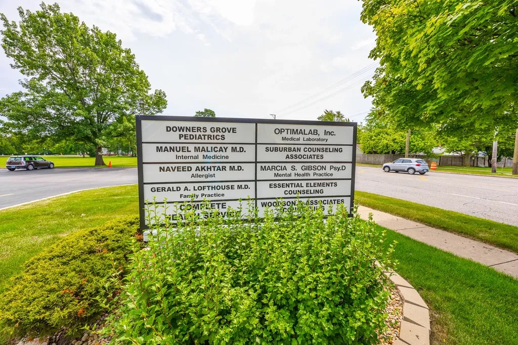 402 West Boughton Road Bolingbrook IL 60440