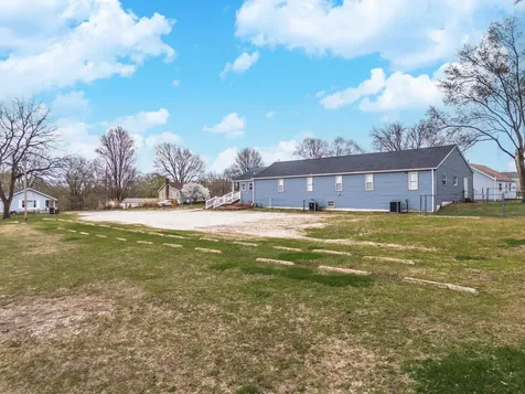 13895 1ST Street Pekin IL 61554