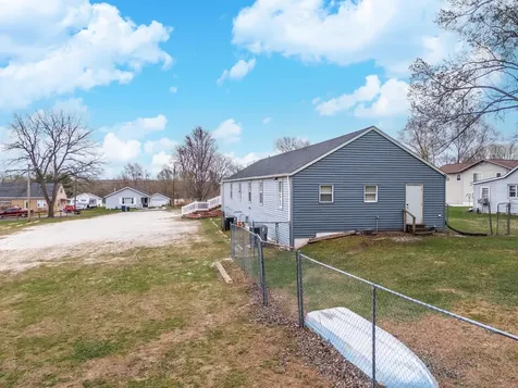 13895 1ST Street Pekin IL 61554