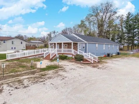 13895 1ST Street Pekin IL 61554