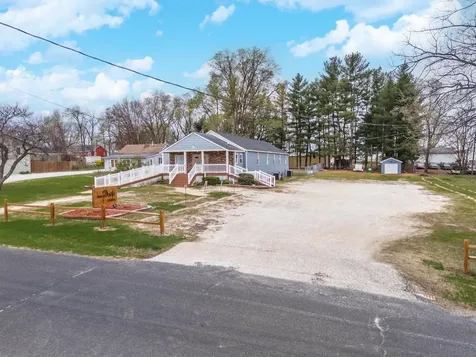 13895 1ST Street Pekin IL 61554