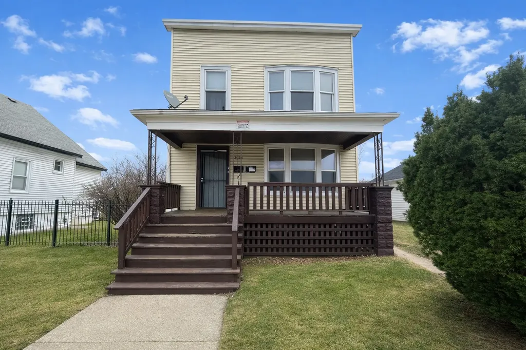 11633 South Parnell Avenue Chicago IL 60628