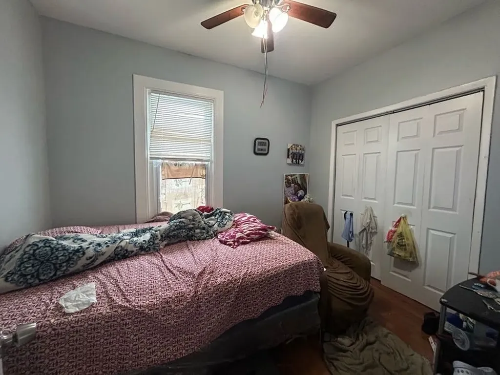 11633 South Parnell Avenue Chicago IL 60628