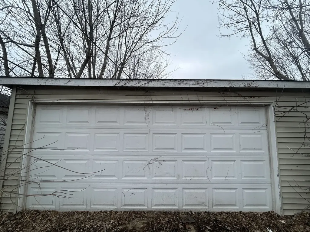 11633 South Parnell Avenue Chicago IL 60628