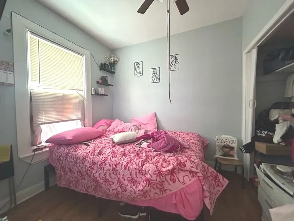 11633 South Parnell Avenue Chicago IL 60628