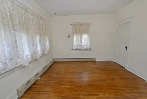 221 East Grove Street Utica IL 61373