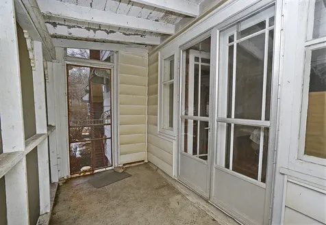 221 East Grove Street Utica IL 61373