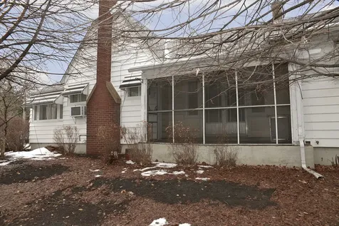 221 East Grove Street Utica IL 61373