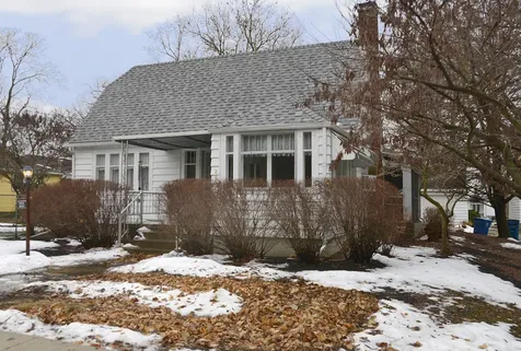 221 East Grove Street Utica IL 61373