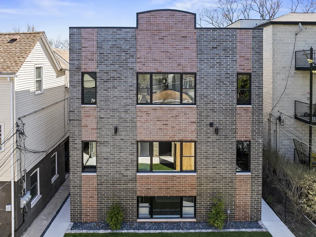 6106 North Hermitage Avenue Chicago IL 60660