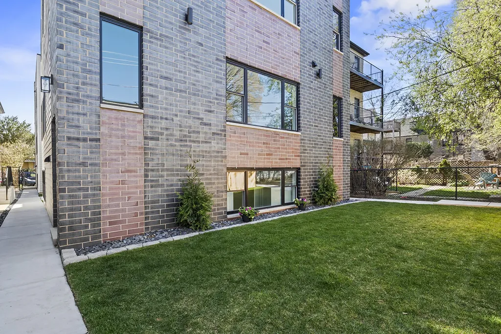 6106 North Hermitage Avenue Chicago IL 60660
