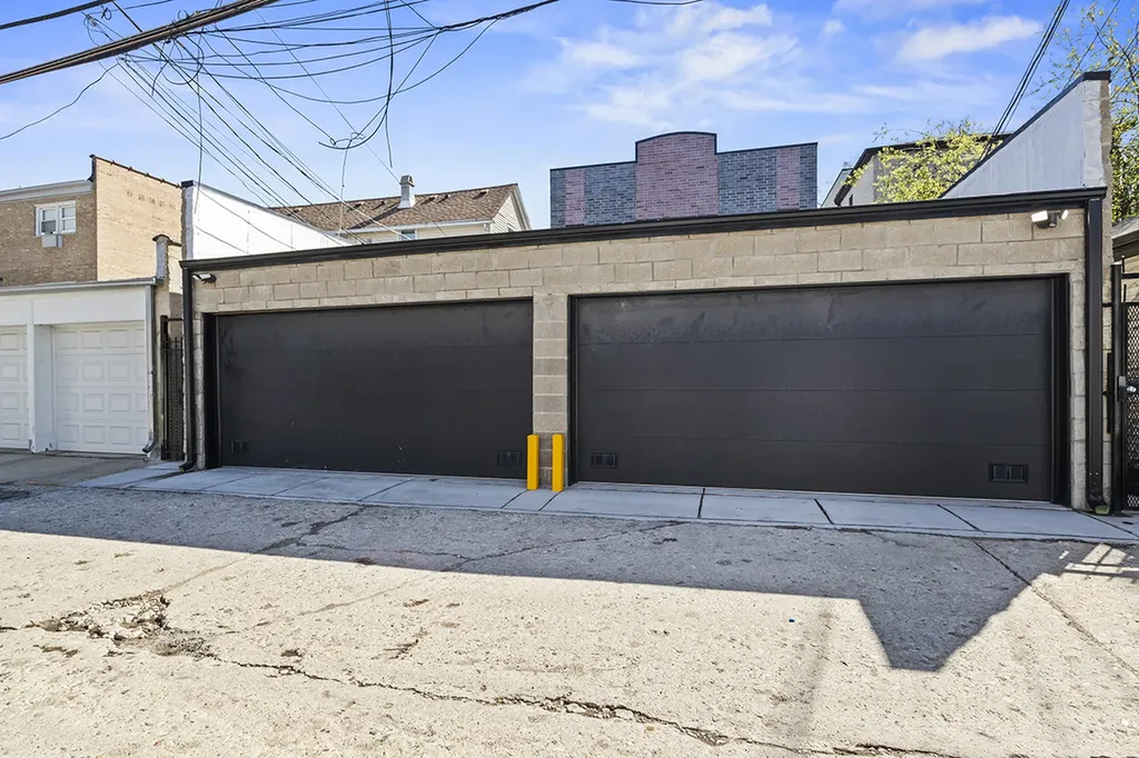6106 North Hermitage Avenue Chicago IL 60660