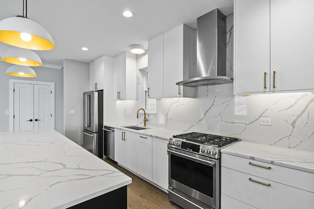 6106 North Hermitage Avenue Chicago IL 60660