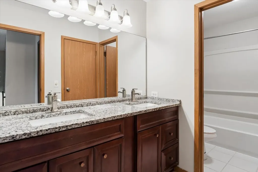 1440 Carleton Avenue Naperville IL 60565