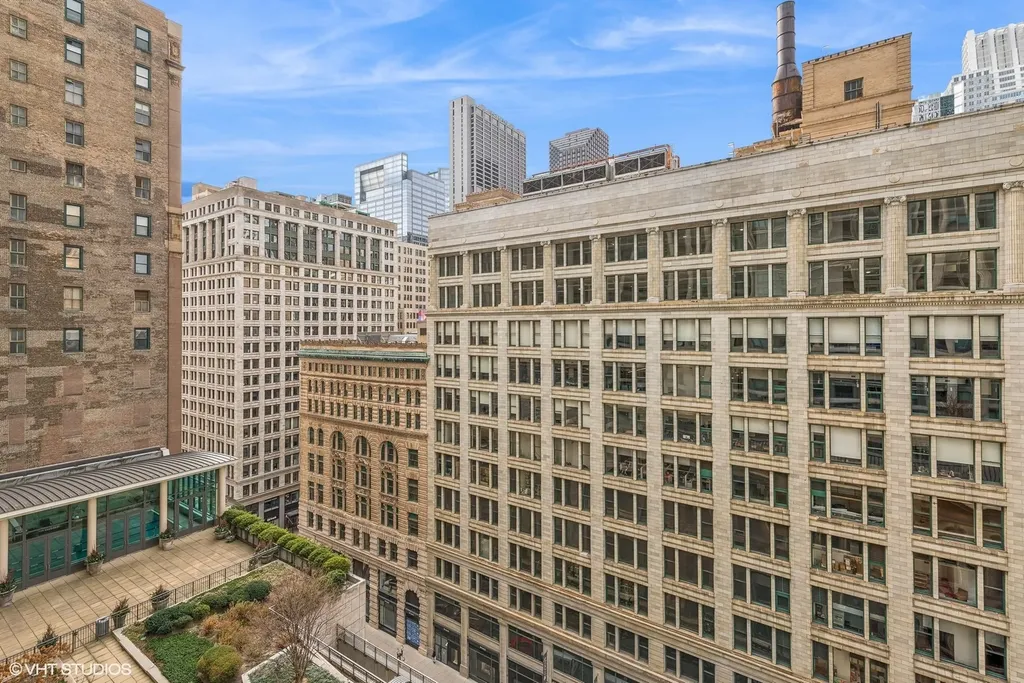 130 North Garland Court Chicago IL 60602