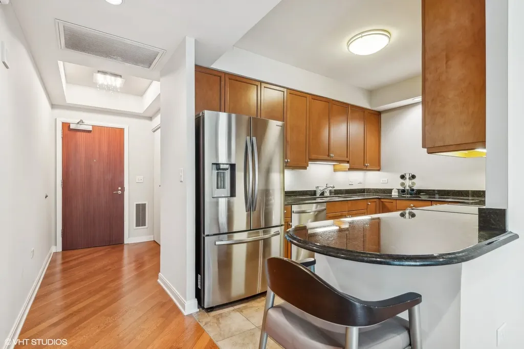 130 North Garland Court Chicago IL 60602