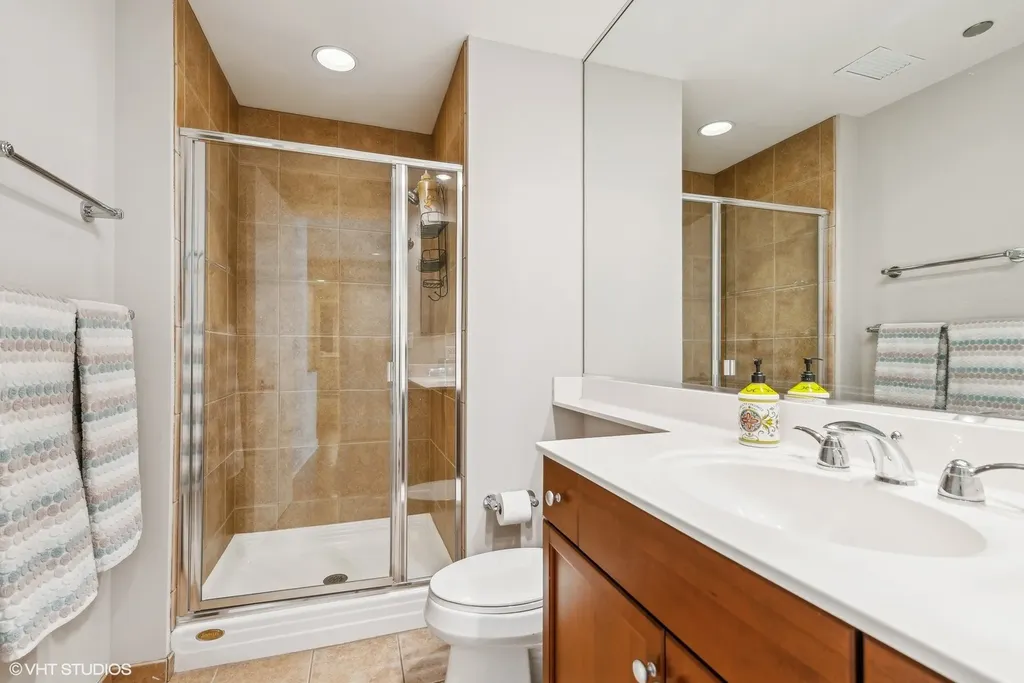 130 North Garland Court Chicago IL 60602