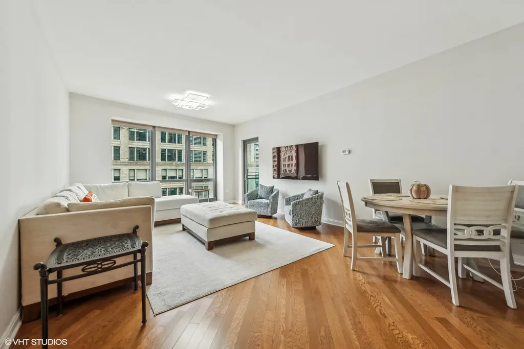 130 North Garland Court Chicago IL 60602